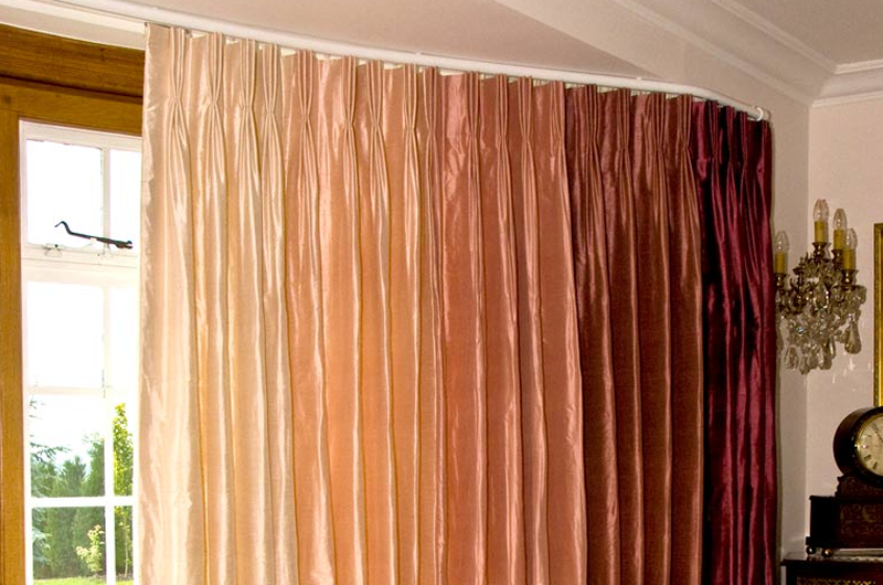handmade bespoke pinch pleat bay curtains